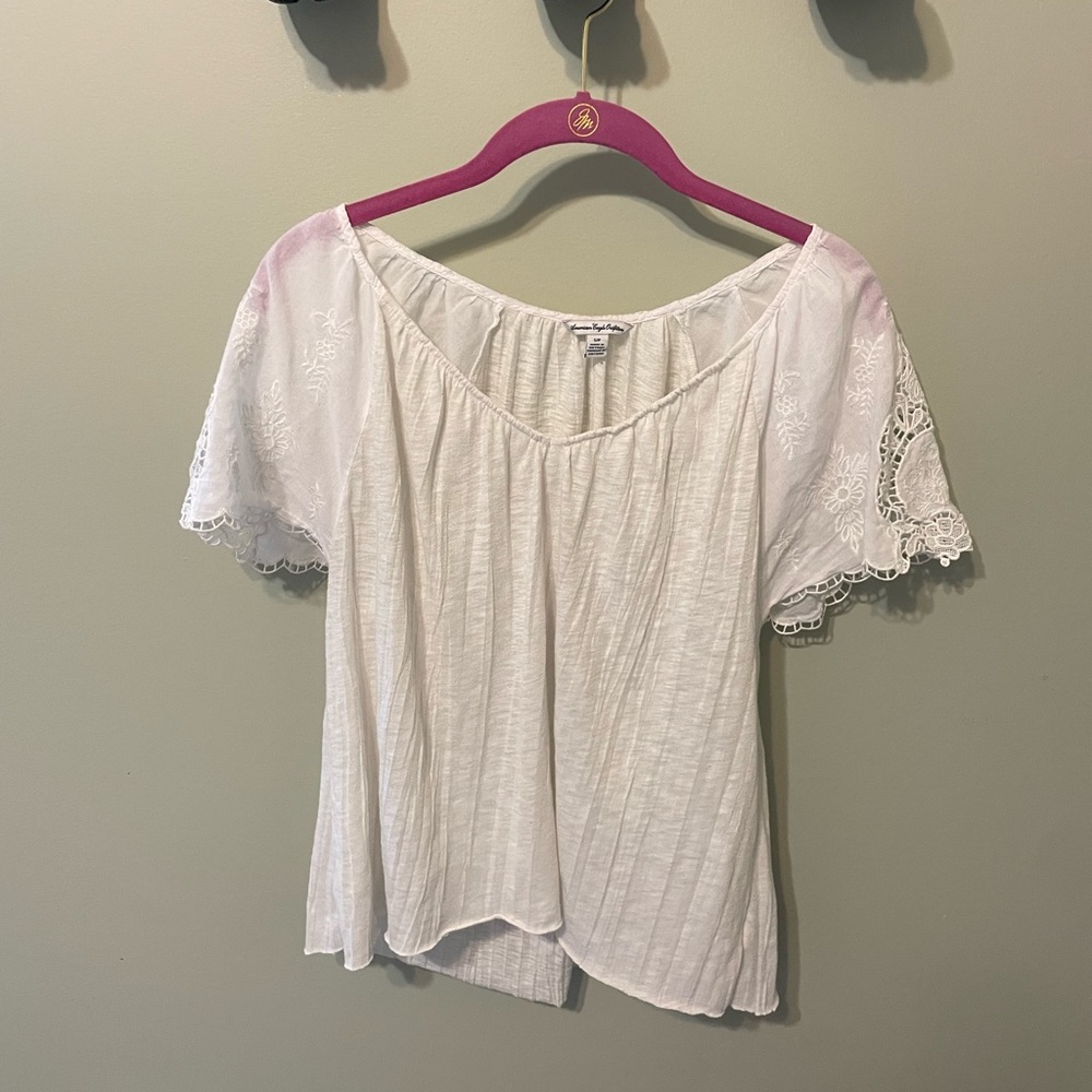 American Eagle white shirt